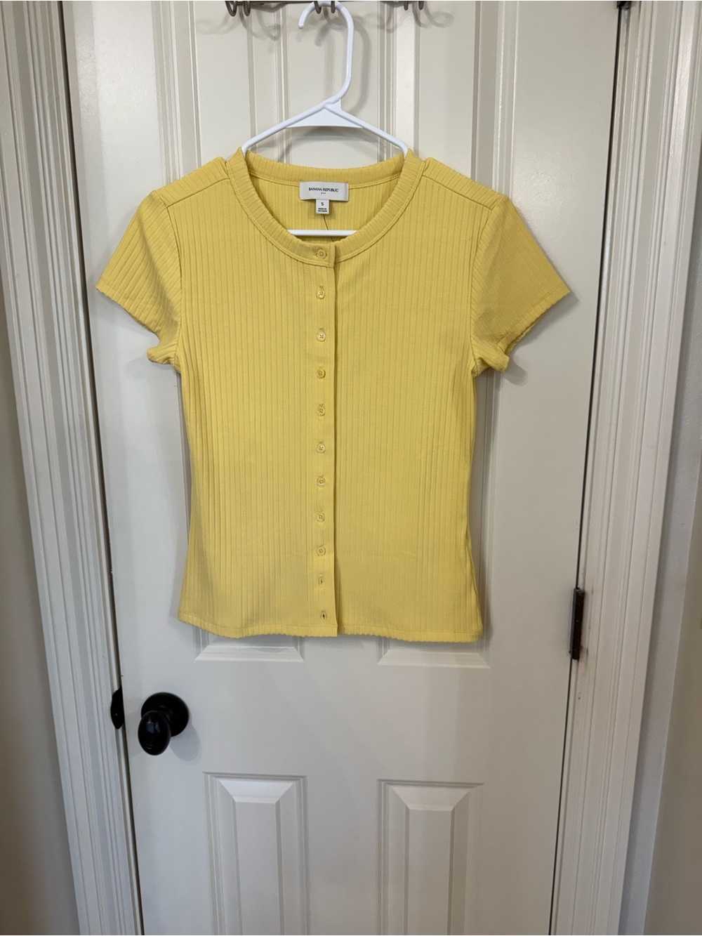 Banana Republic Sunny Yellow Ribbed Button-Front Short Sleeve Top